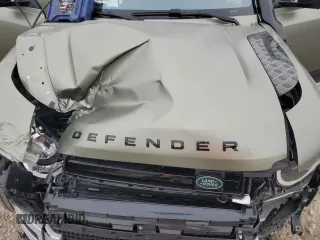 2020 Land Rover Defender z VIN SALEK7EX0L2015467, wystawiony jako Copart lot #84467294 z przebiegiem 10 132 mil mil oraz Szkoda całkowita • Salvage title. Historia ofert i sprzedaży dostępna na DreamBid. Obrazek 13.