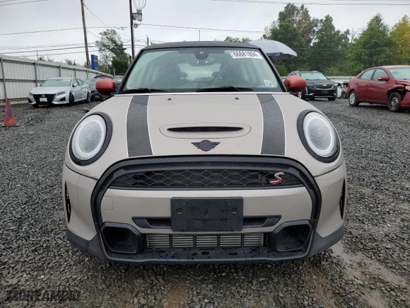 2024 MINI Hardtop 2 Door Cooper S with VIN WMW53DH09R2V57853, listed as a Copart auction lot 66681894 with 3,501 mi miles and Salvage Title. Bid and sale history available at carsss.com. Image 5.