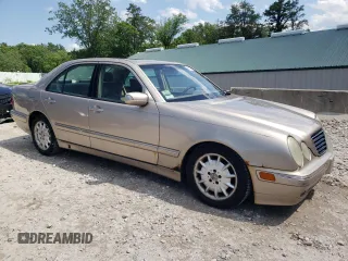 2001 Mercedes-Benz E 320 z VIN WDBJF65J71B372141, wystawiony jako Copart lot #61810695 z przebiegiem 211 131 mil mil oraz Czysty tytuł • Clean title. Historia ofert i sprzedaży dostępna na DreamBid. Obrazek 4.