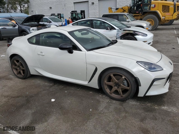 2024 Toyota GR86 with VIN JF1ZNBB17R8753569, listed as a Copart auction lot 44999835 with 10,975 mi miles and Salvage Title. Bid and sale history available at carsss.com. Image 4.