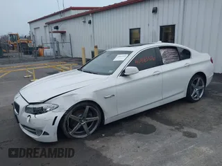 2013 BMW 5 Series 528i xDrive with VIN WBAXH5C59DD108639, listed as a IAAI auction lot 40865516 with 1 mi miles. Bid and sale history available at carsss.com. Image 2.
