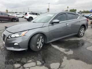2020 Nissan Altima S with VIN 1N4BL4BV7LC204738, listed as a Copart auction lot 55827275 with 80,667 mi miles and Salvage title. Bid and sale history available at DreamBid. Image 1.
