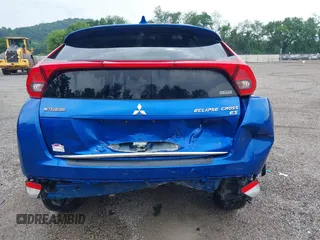 2018 Mitsubishi Eclipse Cross ES z VIN JA4AT3AA7JZ048929, wystawiony jako IAAI lot #42624454 z przebiegiem 97 520 mil mil oraz . Historia ofert i sprzedaży dostępna na DreamBid. Obrazek 17.