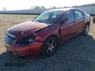 2013 Chrysler 200 LX with VIN 1C3CCBAG8DN724396, listed as a Copart auction lot 88875975 with 101,467 mi miles and Salvage Title. Bid and sale history available at carsss.com. Image 1.