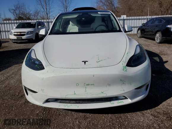 2023 Tesla Model Y Long Range z VIN 7SAYGAEE2PF758235, wystawiony jako Copart lot #49059895 z przebiegiem 57 615 mil mil oraz Czysty tytuł • Clean title. Historia ofert i sprzedaży dostępna na DreamBid. Obrazek 5.