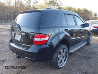 2008 Mercedes-Benz M 550 with VIN 4JGBB72E98A419096, listed as a IAAI auction lot 41808764 with 186,038 mi miles and . Bid and sale history available at carsss.com. Image 4.