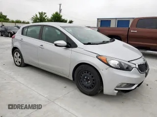 2016 Kia Forte LX z VIN KNAFK5A89G5607515, wystawiony jako Copart lot #59847625 z przebiegiem 98 917 mil mil oraz Czysty tytuł • Clean title. Historia ofert i sprzedaży dostępna na DreamBid. Obrazek 4.