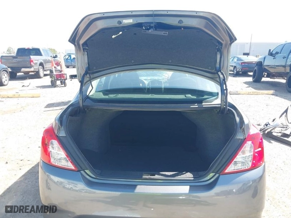 2017 Nissan Versa Sedan SV with VIN 3N1CN7AP1HL877990, listed as a IAAI auction lot 41829100 with 84,628 mi miles. Bid and sale history available at carsss.com. Image 17.