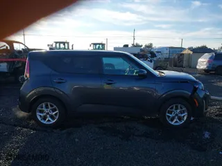 2023 Kia Soul S with VIN KNDJ23AU7P7878186, listed as a IAAI auction lot 41266244 with 32,859 mi miles. Bid and sale history available at carsss.com. Image 13.