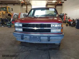 1990 Chevrolet C/K 2500 with VIN 1GCFC24K8LE253101, listed as a IAAI auction lot 34466000 with 69,933 mi miles. Bid and sale history available at carsss.com. Image 6.