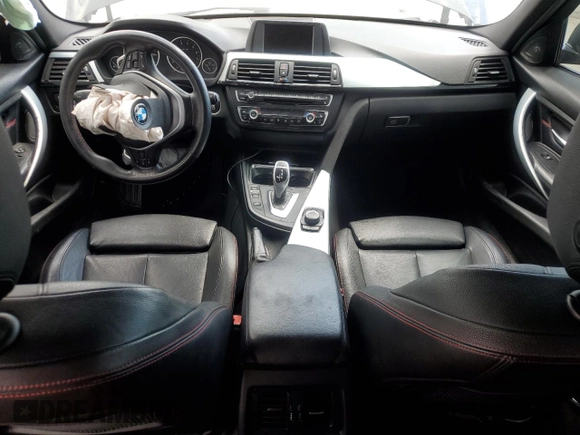 2015 BMW 3 Series 328i xDrive z VIN WBA3B5G54FNS12463, wystawiony jako Copart lot #55415725 z przebiegiem 133 747 mil mil oraz Szkoda całkowita • Salvage title. Historia ofert i sprzedaży dostępna na DreamBid. Obrazek 8.