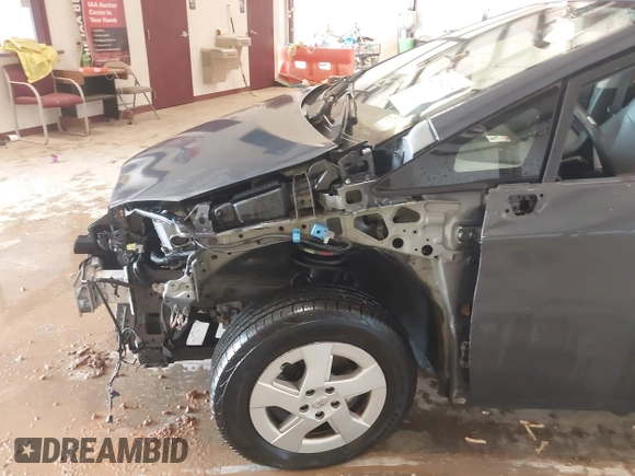 2010 Toyota Prius II z VIN JTDKN3DU7A0010924, wystawiony jako IAAI lot #41708307 z przebiegiem 212 942 mil mil oraz . Historia ofert i sprzedaży dostępna na DreamBid. Obrazek 13.
