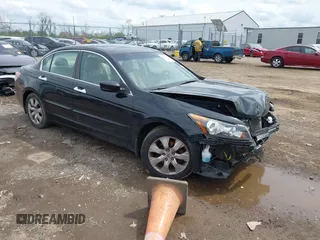 2010 Honda Accord EX-L z VIN 1HGCP3F85AA016912, wystawiony jako IAAI lot #42073686 z przebiegiem 210 144 mil mil oraz . Historia ofert i sprzedaży dostępna na DreamBid. Obrazek 1.
