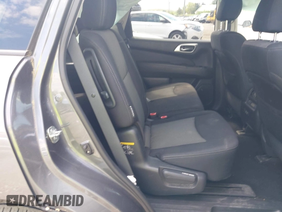 2019 Nissan Pathfinder S z VIN 5N1DR2MMXKC596621, wystawiony jako IAAI lot #42158372 z przebiegiem 71 796 mil mil oraz . Historia ofert i sprzedaży dostępna na DreamBid. Obrazek 8.