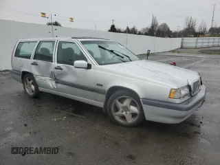 1994 Volvo 850 с VIN YV1LW5713R2054590, выставлен на аукционе Copart как лот 84701084 с пробегом 187 326 миль миль и Списание • Salvage title. История ставок и продаж доступна на DreamBid. Изображение 4.