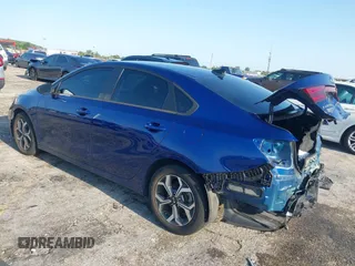 2021 Kia Forte LXS z VIN 3KPF24AD4ME406468, wystawiony jako IAAI lot #41977991 z przebiegiem 42 367 mil mil oraz . Historia ofert i sprzedaży dostępna na DreamBid. Obrazek 3.