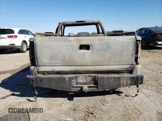 2000 Chevrolet Silverado 2500 z VIN 1GCGK24U7YE107000, wystawiony jako Copart lot #74624144 z przebiegiem Nie podano mil oraz Nie do naprawy • Non repairable. Historia ofert i sprzedaży dostępna na DreamBid. Obrazek 6.