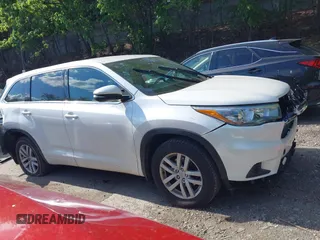 2015 Toyota Highlander LE z VIN 5TDBKRFH6FS094959, wystawiony jako IAAI lot #42335431 z przebiegiem 110 778 mil mil oraz . Historia ofert i sprzedaży dostępna na DreamBid. Obrazek 13.