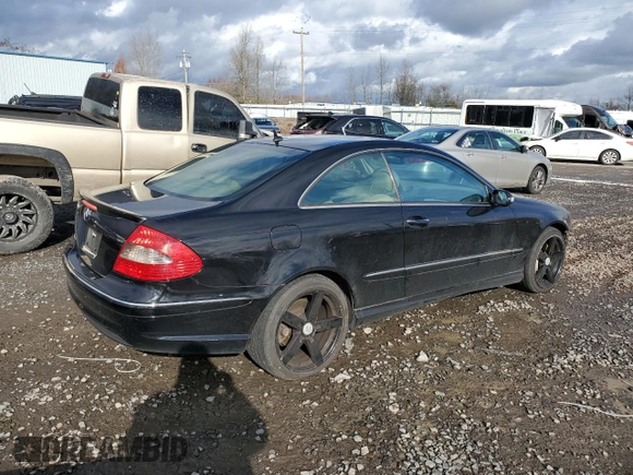 2007 Mercedes-Benz CLK-Class 5.5L with VIN WDBTJ72H07F214885, listed as a Copart auction lot 45530535 with 118,548 mi miles and Clean Title. Bid and sale history available at carsss.com. Image 3.