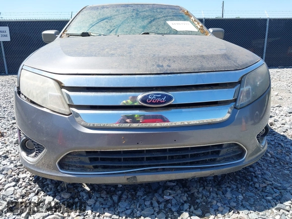 2010 Ford Fusion Hybrid z VIN 3FADP0L32AR148435, wystawiony jako IAAI lot #41987937 z przebiegiem 224 290 mil mil oraz . Historia ofert i sprzedaży dostępna na DreamBid. Obrazek 6.