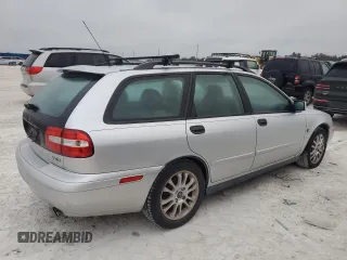 2004 Volvo V40 z VIN YV1VW27594F051818, wystawiony jako Copart lot #75406284 z przebiegiem Nie podano mil oraz Nie do naprawy. Historia ofert i sprzedaży dostępna na DreamBid. Obrazek 3.