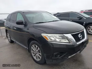 2014 Nissan Pathfinder S with VIN 5N1AR2MNXEC654520, listed as a IAAI auction lot 41910304 with 158,095 mi miles. Bid and sale history available at carsss.com. Image 1.