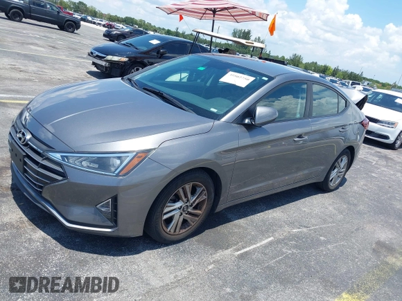 2020 Hyundai Elantra SEL z VIN 5NPD84LF6LH529154, wystawiony jako IAAI lot #39502750 z przebiegiem 101 695 mil mil oraz . Historia ofert i sprzedaży dostępna na DreamBid. Obrazek 2.