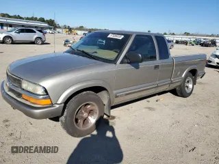 2001 Chevrolet S-10 LS with VIN 1GCCS19W018185965, listed as a Copart auction lot 87686835 with 291,151 mi miles and Salvage Title. Bid and sale history available at DreamBid. Image 1.