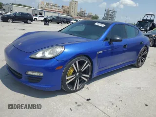 2013 Porsche Panamera z VIN WP0AA2A70DL010203, wystawiony jako Copart lot #59670655 z przebiegiem 73 032 mil mil oraz Czysty tytuł • Clean title. Historia ofert i sprzedaży dostępna na DreamBid. Obrazek 1.