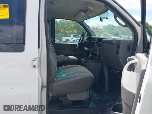 2006 Chevrolet Express Passenger with VIN 1GAHG39UX61106876, listed as a IAAI auction lot 42722638 with 157,081 mi miles and . Bid and sale history available at DreamBid. Image 5.