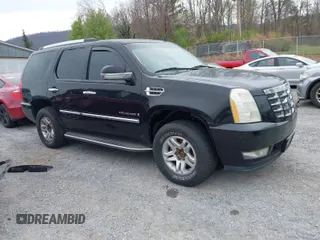 2009 Cadillac Escalade z VIN 1GYFK23229R252638, wystawiony jako IAAI lot #41962606 z przebiegiem 224 915 mil mil oraz . Historia ofert i sprzedaży dostępna na DreamBid. Obrazek 1.