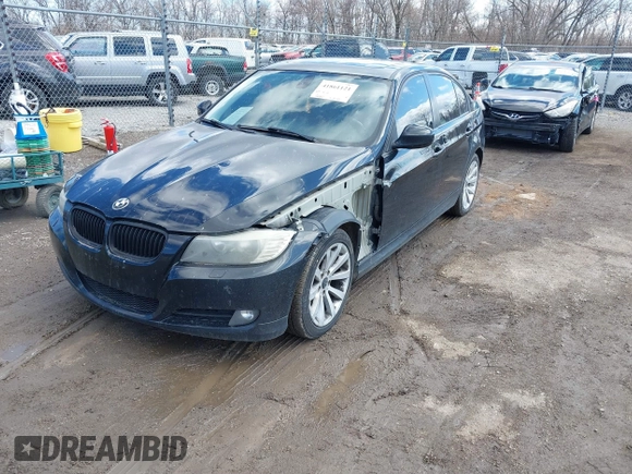 2011 BMW 3 Series 328i xDrive with VIN WBAPK5G57BNN81989, listed as a IAAI auction lot 41861121 with 176,847 mi miles. Bid and sale history available at carsss.com. Image 2.