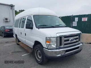 2014 Ford Econoline Cargo Commercial z VIN 1FTNS2EW7EDA93169, wystawiony jako IAAI lot #42294932 z przebiegiem 157 317 mil mil oraz . Historia ofert i sprzedaży dostępna na DreamBid. Obrazek 1.