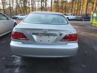2005 Lexus ES 330 with VIN JTHBA30G355067558, listed as a IAAI auction lot 41273706 with 202,361 mi miles. Bid and sale history available at carsss.com. Image 16.