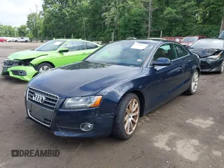 2011 Audi A5 Premium Plus z VIN WAULFAFR2BA051470, wystawiony jako IAAI lot #42465472 z przebiegiem 108 172 mil mil oraz . Historia ofert i sprzedaży dostępna na DreamBid. Obrazek 2.