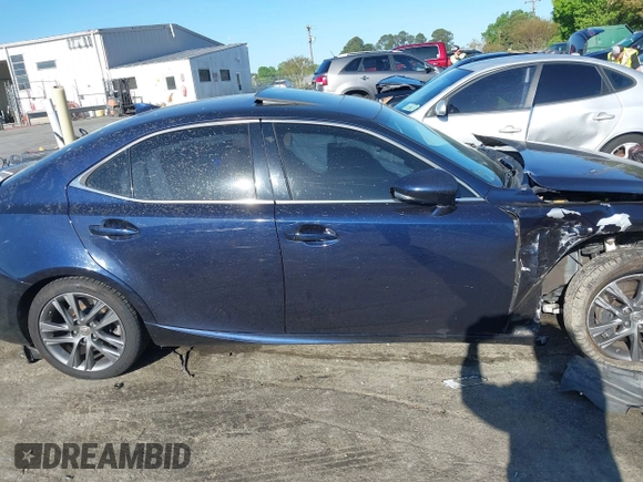 2018 Lexus IS 300 z VIN JTHC81D2XJ5031427, wystawiony jako IAAI lot #42059295 z przebiegiem 84 586 mil mil oraz . Historia ofert i sprzedaży dostępna na DreamBid. Obrazek 13.