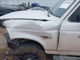 1995 Ford F-350 with VIN 1FTJW36H0SEA10003, listed as a IAAI auction lot 41959728 with 266,377 mi miles and . Bid and sale history available at DreamBid. Image 6.