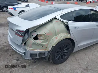 2017 Tesla Model S 100D с VIN 5YJSA1E28HF199687, выставлен на аукционе IAAI как лот 42353657 с пробегом 68 533 миль миль и . История ставок и продаж доступна на DreamBid. Изображение 17.