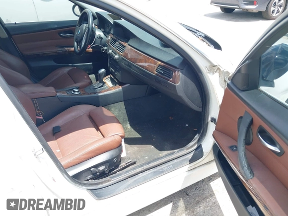 2007 BMW 3 Series 335i с VIN WBAVB73597VH21480, выставлен на аукционе IAAI как лот 42629278 с пробегом 140 725 миль миль и . История ставок и продаж доступна на DreamBid. Изображение 5.