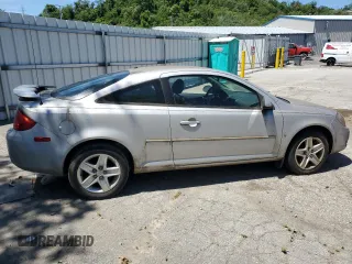 2008 Pontiac G5 z VIN 1G2AL18F687126381, wystawiony jako Copart lot #61651334 z przebiegiem Nie podano mil oraz Czysty tytuł • Clean title. Historia ofert i sprzedaży dostępna na DreamBid. Obrazek 3.