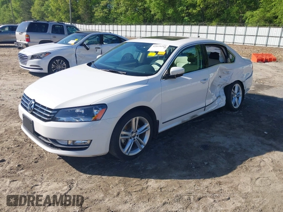 2015 Volkswagen Passat SE с VIN 1VWBV7A33FC060015, выставлен на аукционе IAAI как лот 42039292 с пробегом 52 110 миль миль и . История ставок и продаж доступна на DreamBid. Изображение 17.