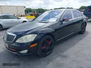 2007 Mercedes-Benz S-Class 5.5L V8 with VIN WDDNG71XX7A080228, listed as a IAAI auction lot 41972759 with 1 mi miles. Bid and sale history available at carsss.com. Image 2.