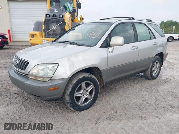 2001 Lexus RX 300 with VIN JTJHF10U810226926, listed as a IAAI auction lot 42098229 with 291,681 mi miles. Bid and sale history available at carsss.com. Image 2.