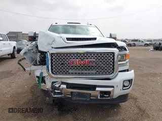 2017 GMC Sierra 2500HD Denali with VIN 1GT12UEY1HF213326, listed as a IAAI auction lot 41807632 with 224,620 mi miles and . Bid and sale history available at DreamBid. Image 13.