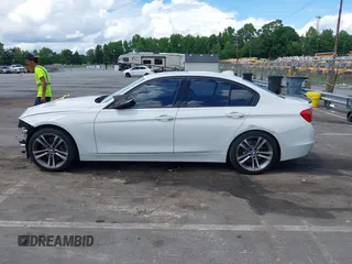 2014 BMW 3 Series 335i z VIN WBA3A9G52ENS64702, wystawiony jako IAAI lot #42273812 z przebiegiem 83 517 mil mil oraz . Historia ofert i sprzedaży dostępna na DreamBid. Obrazek 15.