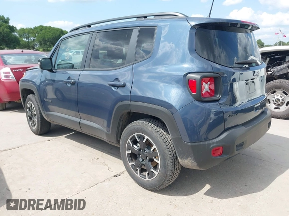 2023 Jeep Renegade Latitude with VIN ZACNJDB10PPP70488, listed as a IAAI auction lot 42224200 with 32,957 mi miles and . Bid and sale history available at carsss.com. Image 3.