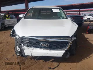 2019 Kia Sorento LX z VIN 5XYPG4A36KG611142, wystawiony jako IAAI lot #41275270 z przebiegiem 97 421 mil mil oraz . Historia ofert i sprzedaży dostępna na DreamBid. Obrazek 6.