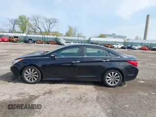 2014 Hyundai Sonata SE with VIN 5NPEC4AC7EH816873, listed as a IAAI auction lot 42026926 with 155,794 mi miles and . Bid and sale history available at DreamBid. Image 14.