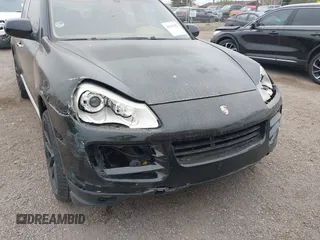 2010 Porsche Cayenne z VIN WP1AA2AP3ALA01666, wystawiony jako IAAI lot #41621362 z przebiegiem 180 966 mil mil oraz . Historia ofert i sprzedaży dostępna na DreamBid. Obrazek 6.