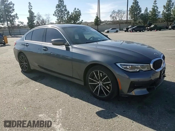 2019 BMW 3 Series 330i z VIN WBA5R1C57KFH22056, wystawiony jako Copart lot #49896985 z przebiegiem 58 311 mil mil oraz Szkody całkowita. Historia ofert i sprzedaży dostępna na DreamBid. Obrazek 10.